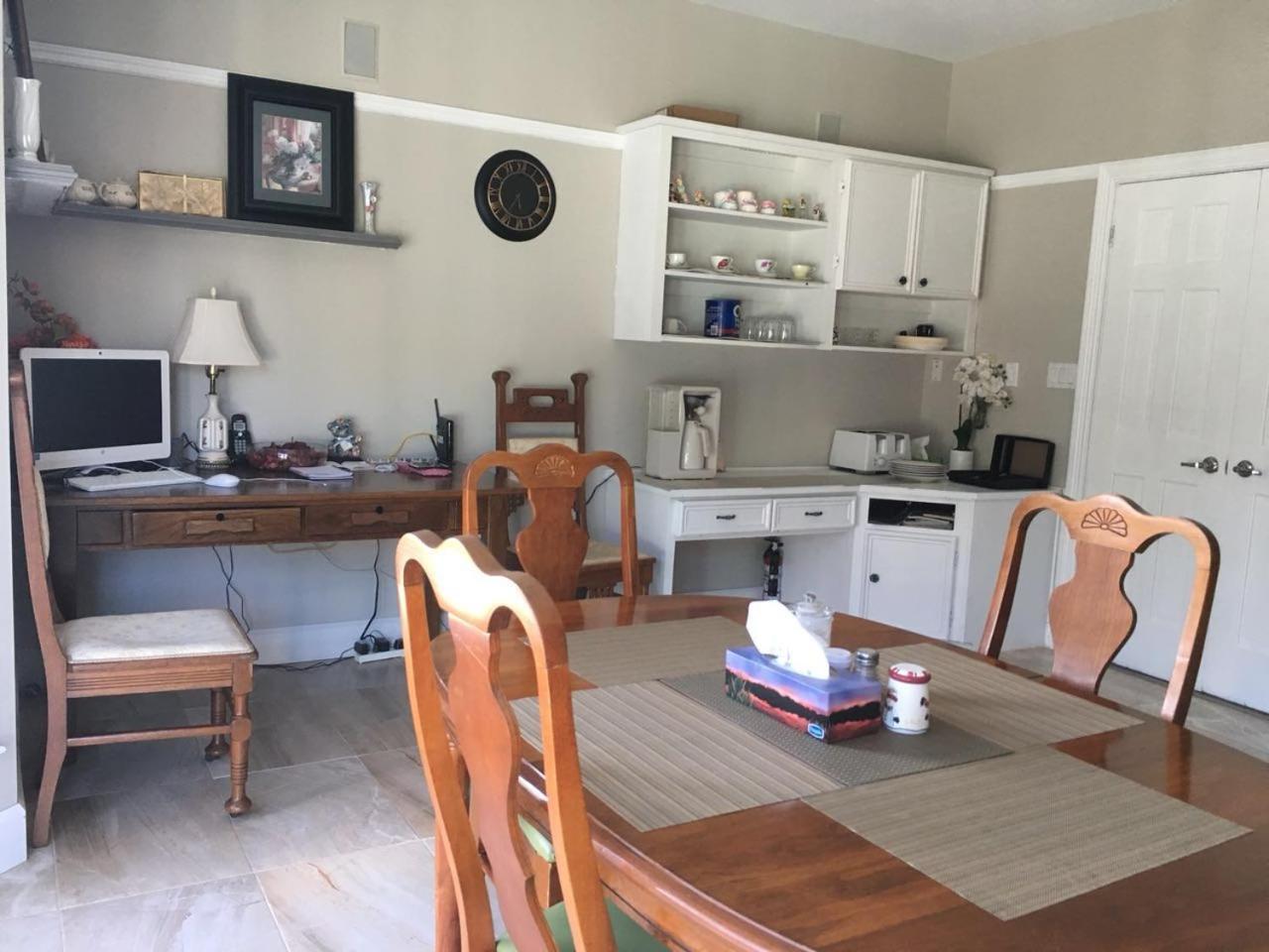 Bed and Breakfast Seaview White House Stratford Экстерьер фото